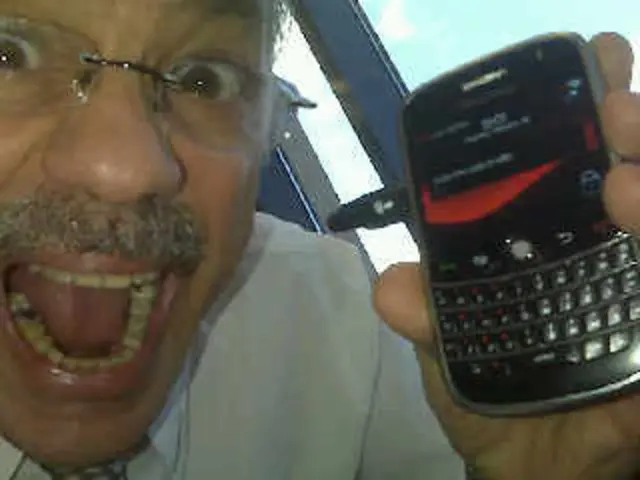 Autonomous Smart Glasses Translate Multiple Languages Instantaneously - Mobile Device Not Required