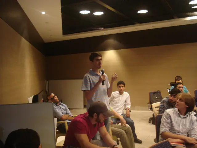 Developing and Shaping Artificial Conversational Agents