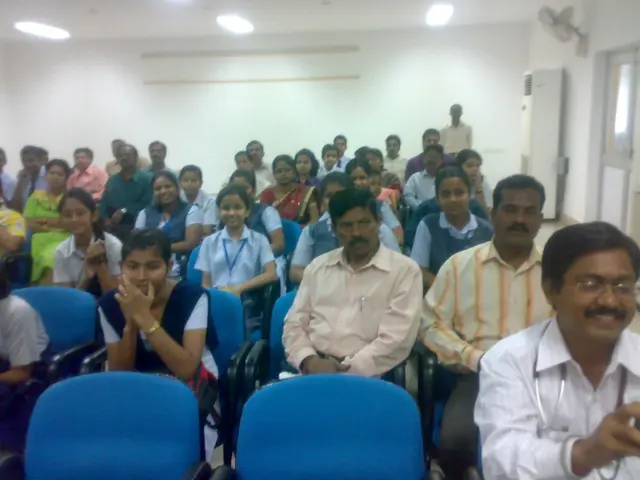 Swift Hack Demonstrated: One-click Solution to Rapidly Cool Down Your Vehicle on Scorching Days