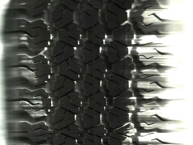 Reinforcing a Deep Learning Classifier through Conformal Predictions