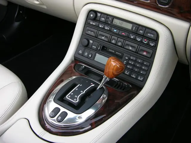 Renault reveals innovative 15-speed gearbox without clutch, a major French breakthrough marking the...