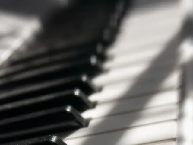 Unveiling the Steps to Acquire and Employ the Scorching Key in Grounded 2