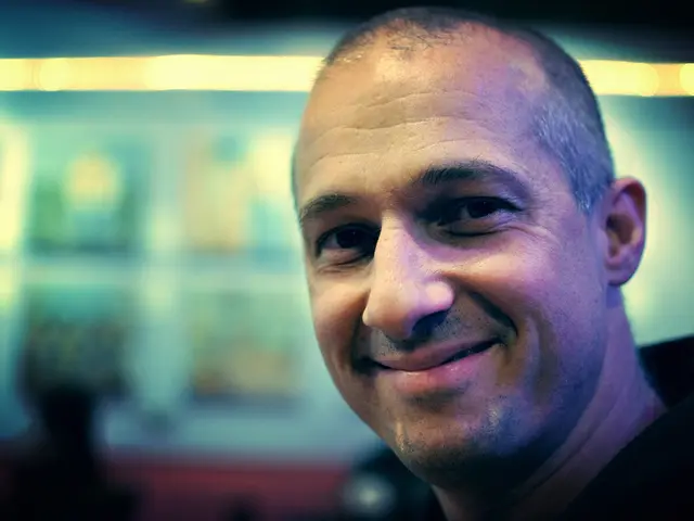 Humorous getaway with Guido Cantz: a light-hearted journey