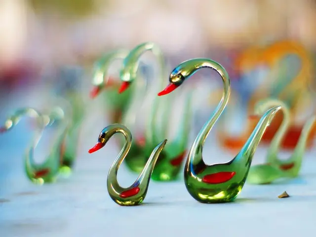 Online Investment Simplified: Effortless Trading with CrystalsCapitals!