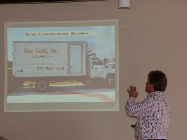 Roku and Aurzen officially reveal their first projector, equipped with integrated Roku technology